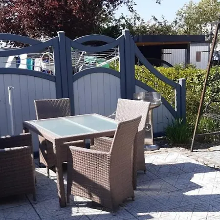 בית נופש In Der Hansestadt Mit Blick Auf Ostsee *