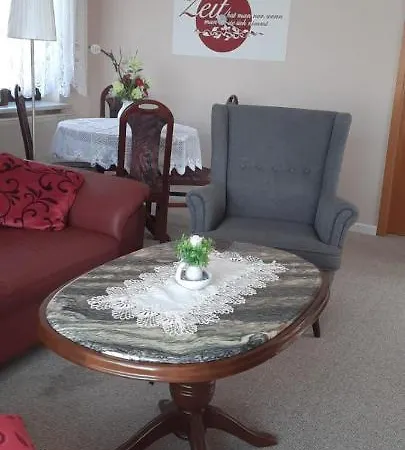 In Der Hansestadt Mit Blick Auf Ostsee * Wißmar