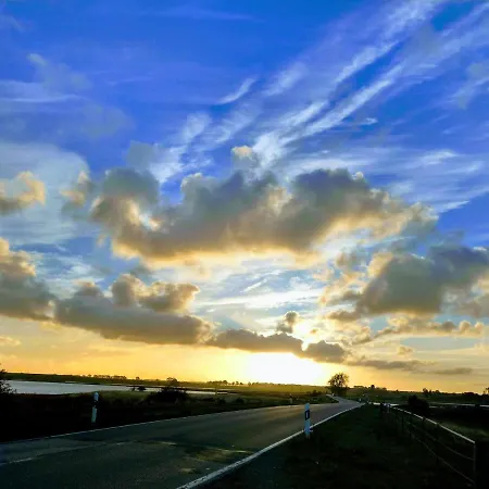 In Der Hansestadt Mit Blick Auf Ostsee * Wißmar