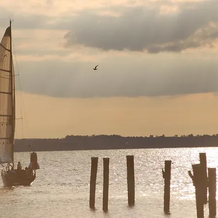 In Der Hansestadt Mit Blick Auf Ostsee * Wißmar