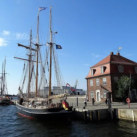 בית נופש In Der Hansestadt Mit Blick Auf Ostsee *