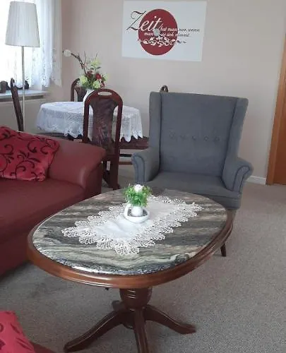 In Der Hansestadt Mit Blick Auf Ostsee * Wißmar