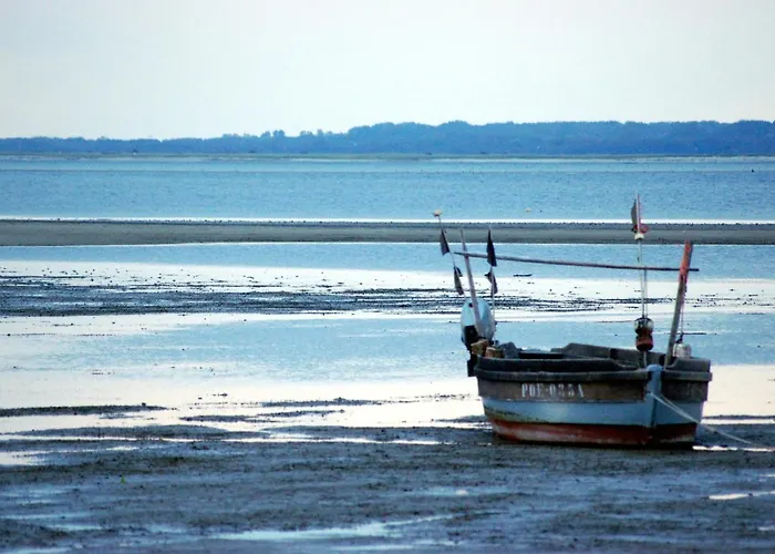In Der Hansestadt Mit Blick Auf Ostsee * Wißmar